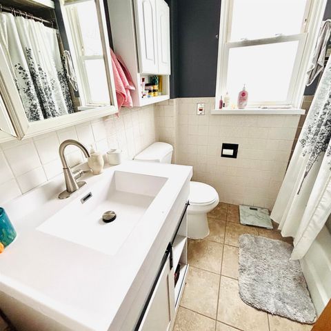 2420 Garfield Avenue, Bay City, MI 48708