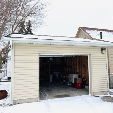 2420 Garfield Avenue, Bay City, MI 48708