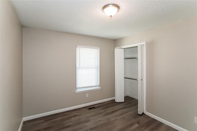 916 Clear Creek Drive, Yukon, OK 73099