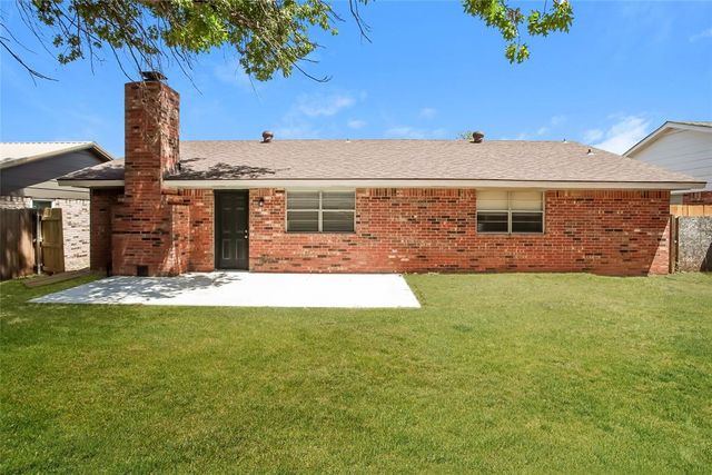 916 Clear Creek Drive, Yukon, OK 73099