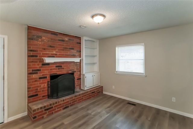 916 Clear Creek Drive, Yukon, OK 73099