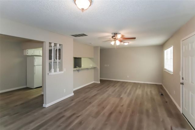 916 Clear Creek Drive, Yukon, OK 73099