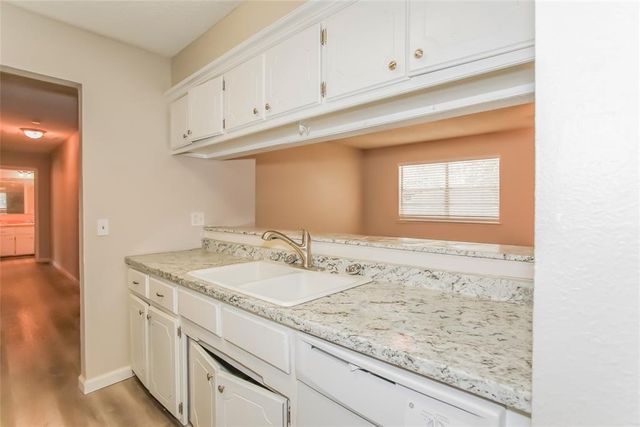 916 Clear Creek Drive, Yukon, OK 73099