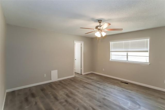 916 Clear Creek Drive, Yukon, OK 73099