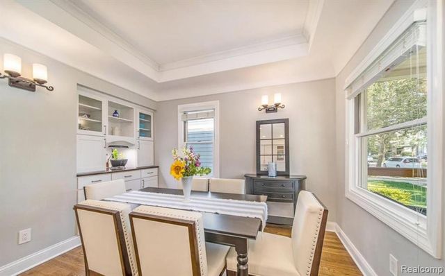 986 Smith Avenue, Birmingham, MI 48009