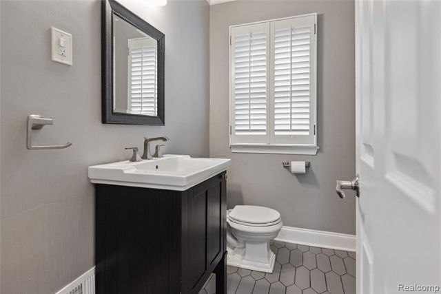 986 Smith Avenue, Birmingham, MI 48009