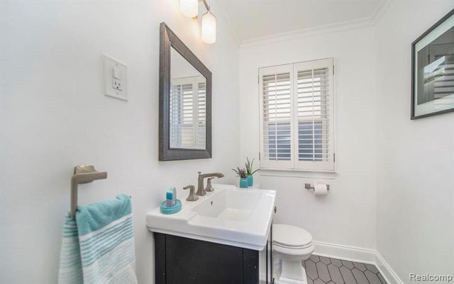 986 Smith Avenue, Birmingham, MI 48009