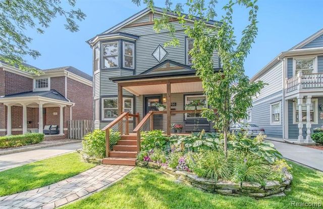 986 Smith Avenue, Birmingham, MI 48009