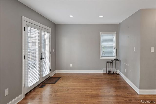 986 Smith Avenue, Birmingham, MI 48009