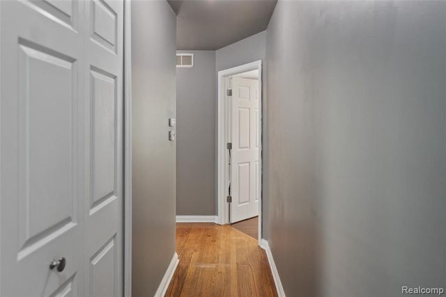 986 Smith Avenue, Birmingham, MI 48009