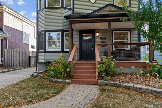 986 Smith Avenue, Birmingham, MI 48009