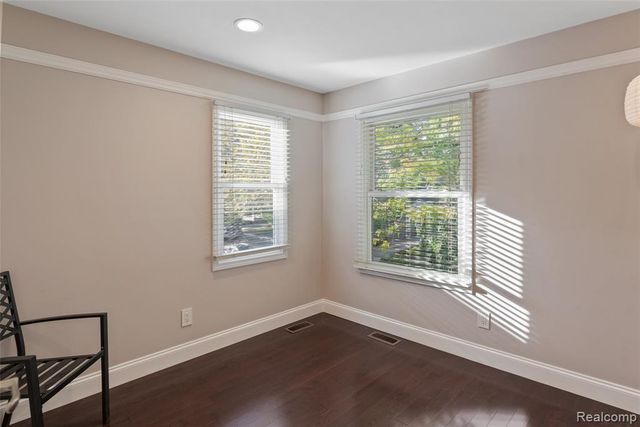 986 Smith Avenue, Birmingham, MI 48009