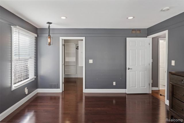 986 Smith Avenue, Birmingham, MI 48009