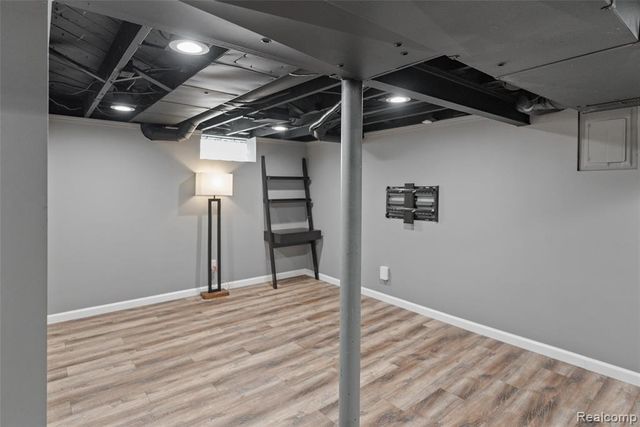 986 Smith Avenue, Birmingham, MI 48009