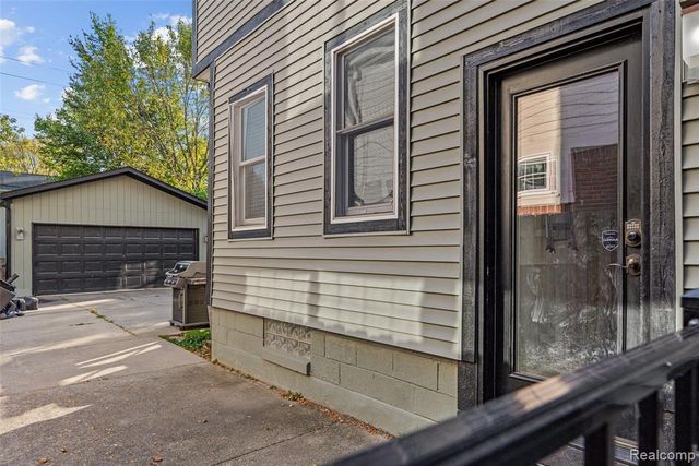 986 Smith Avenue, Birmingham, MI 48009