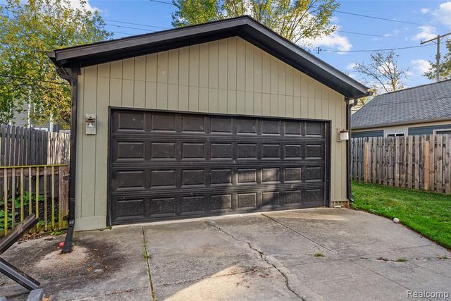 986 Smith Avenue, Birmingham, MI 48009