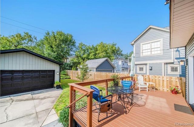 986 Smith Avenue, Birmingham, MI 48009