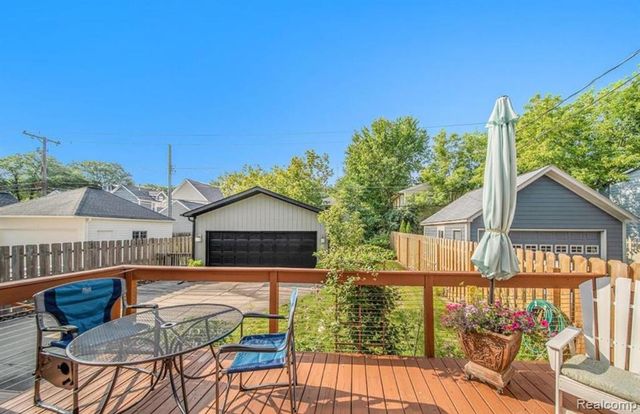 986 Smith Avenue, Birmingham, MI 48009