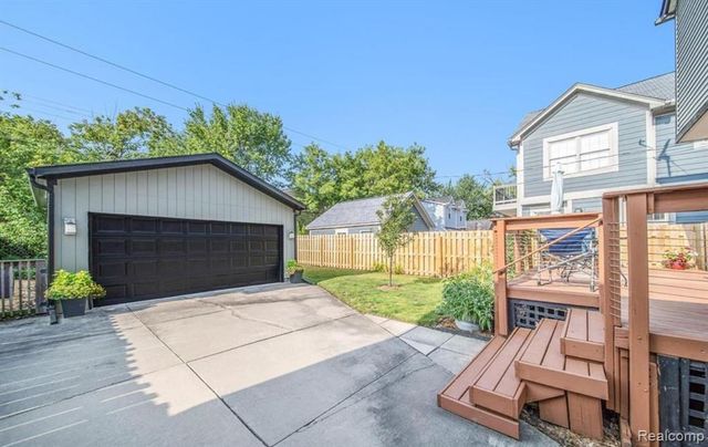 986 Smith Avenue, Birmingham, MI 48009