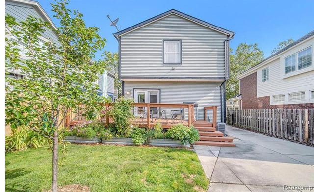 986 Smith Avenue, Birmingham, MI 48009