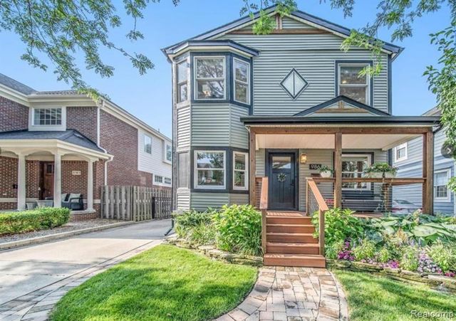 986 Smith Avenue, Birmingham, MI 48009