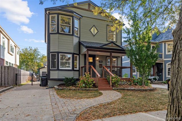 986 Smith Avenue, Birmingham, MI 48009