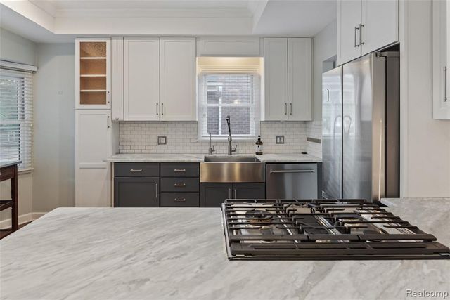 986 Smith Avenue, Birmingham, MI 48009