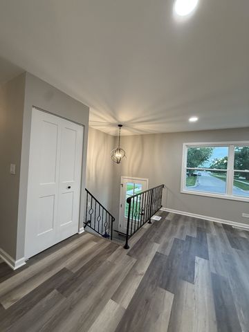36581 N Grandwood Drive, Gurnee, IL 60031