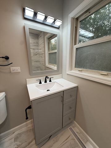 36581 N Grandwood Drive, Gurnee, IL 60031
