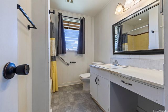 377 Hoomalu Street, Pearl City, HI 96782