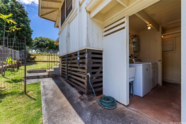 377 Hoomalu Street, Pearl City, HI 96782