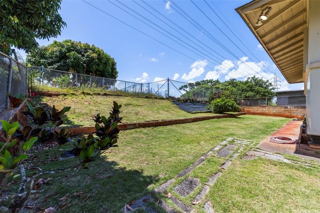 377 Hoomalu Street, Pearl City, HI 96782