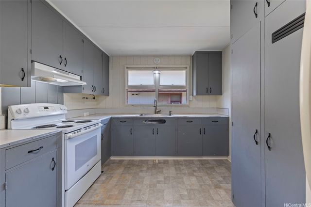 377 Hoomalu Street, Pearl City, HI 96782