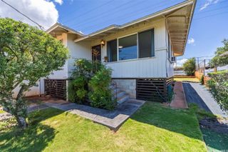 377 Hoomalu Street, Pearl City, HI 96782