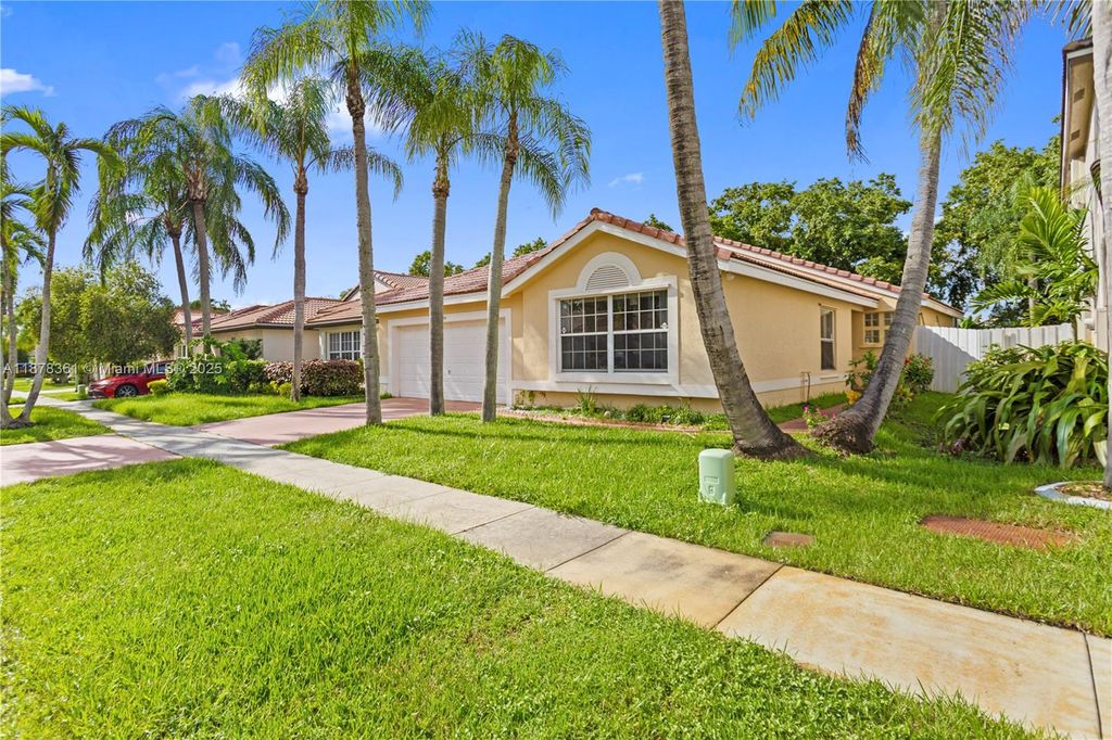 18255 NW 21st St, Pembroke Pines, FL 33029