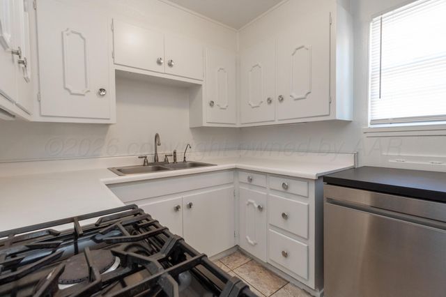 4714 S BONHAM Street, Amarillo, TX 79110