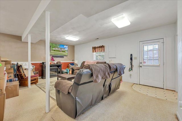 157 Clubhouse DR, Roanoke, VA 24019