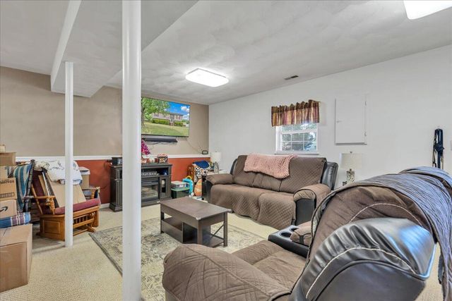 157 Clubhouse DR, Roanoke, VA 24019