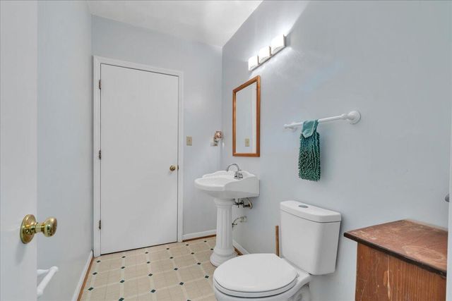 157 Clubhouse DR, Roanoke, VA 24019