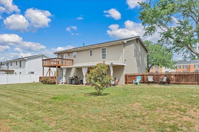 157 Clubhouse DR, Roanoke, VA 24019