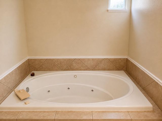 137 Wamel WAY, Cedar Creek, TX 78612