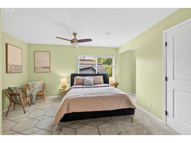 1323 Sw CARSON St, Portland, OR 97219