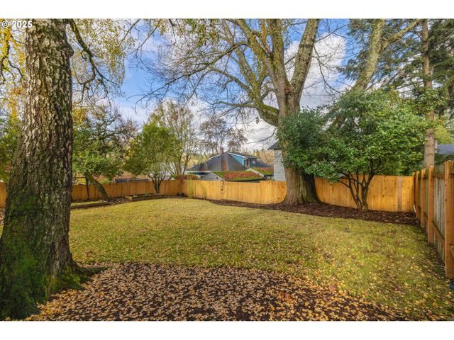 1323 Sw CARSON St, Portland, OR 97219