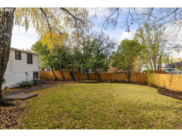 1323 Sw CARSON St, Portland, OR 97219