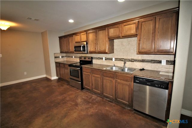 1017 S 9th Street, Copperas Cove, TX 76522