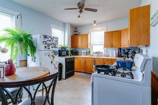 36 Hewlett St 1, Boston, MA 02131