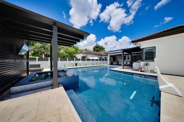 1550 SW 89th Ct, Miami, FL 33174