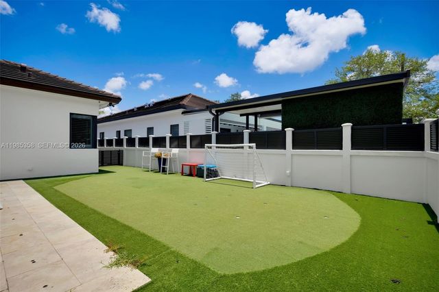 1550 SW 89th Ct, Miami, FL 33174