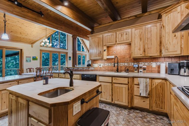 Hc 64 Box 6015, West Plains, MO 65775