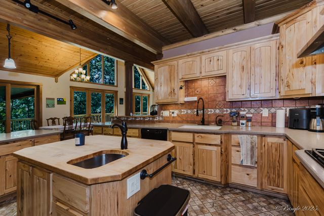 Hc 64 Box 6015, West Plains, MO 65775